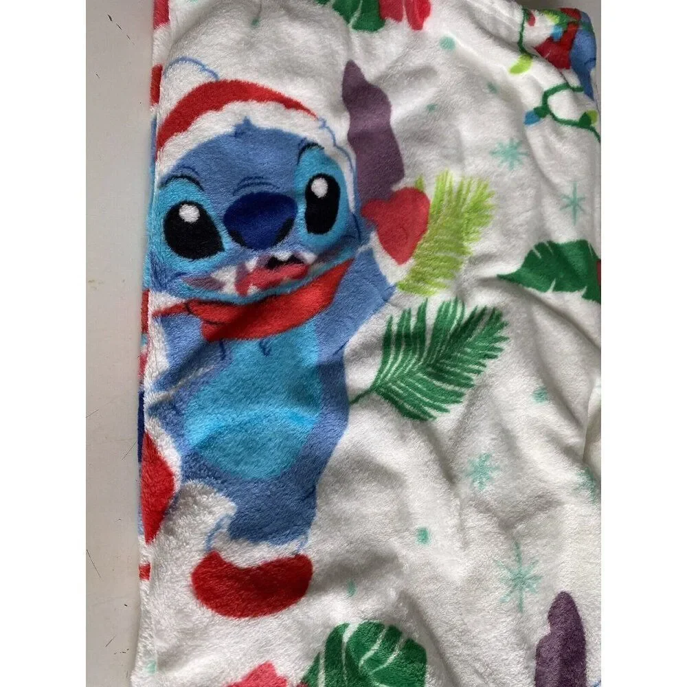 Disney Stitch With Mittens Winter Christmas Santa Hat Throw Blanket 50 X 70” NEW